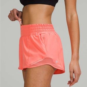 Lululemon Hotty Hot High-Rise Lined Short 2.5"